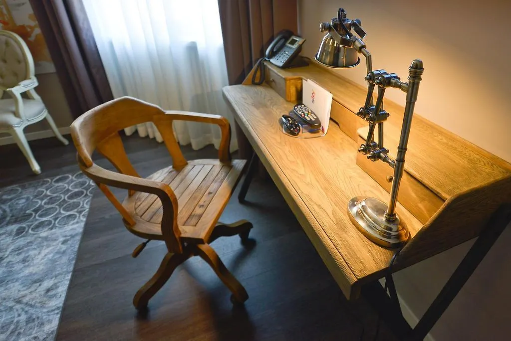 Like Home Boutique Hotel Azzano San Paolo 3*,